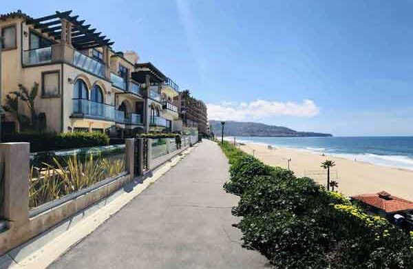 Beachfront homes on the Esplanade